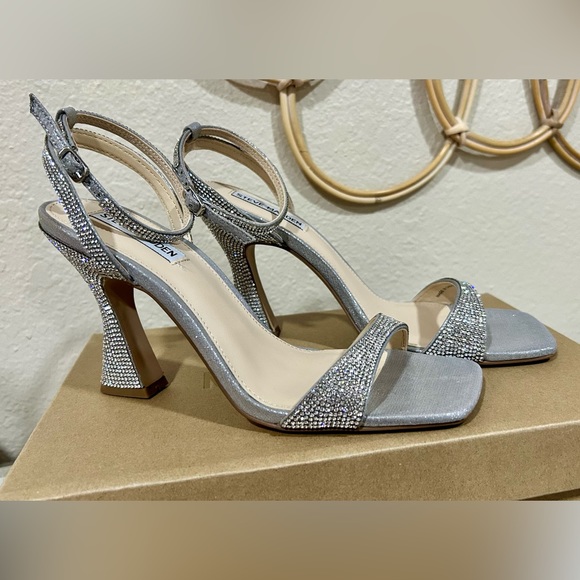 Steve Madden rhinestone heel - Picture 2 of 4